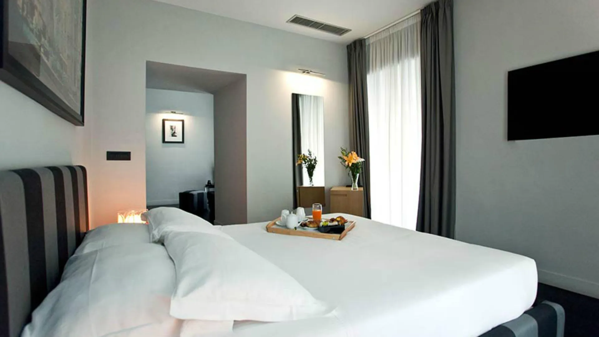 Suite Art Navona Rome